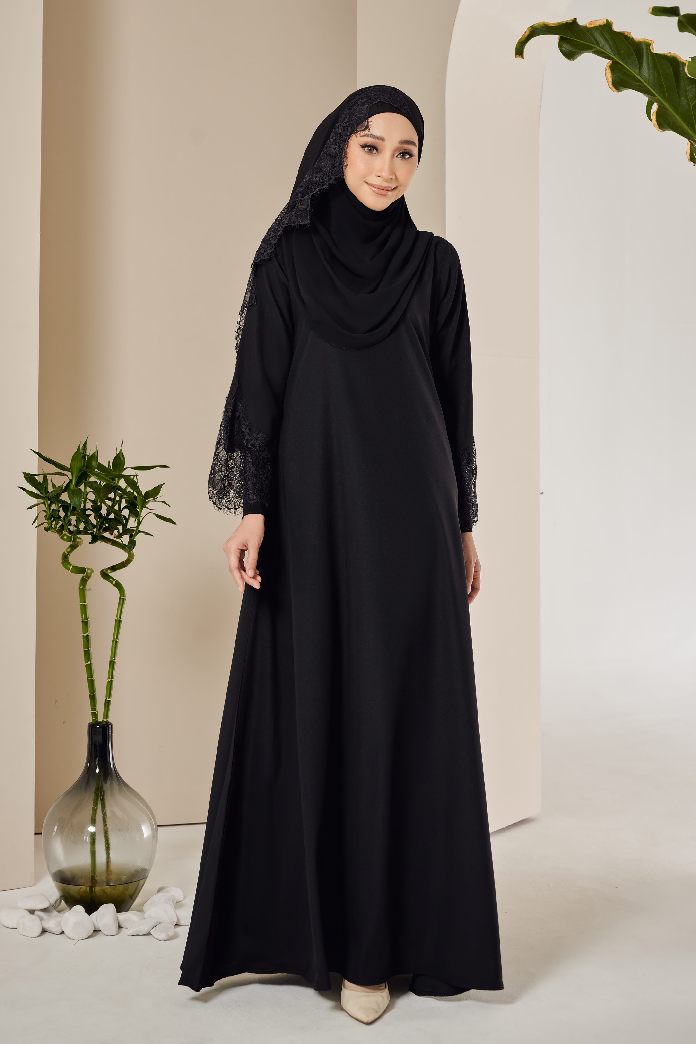 (AS-IS) AMIA Abaya in Black
